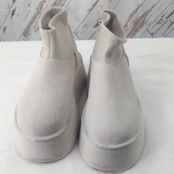 UGG Classic Mini Dipper Puffer Boot White Ceramic - Picture 3 of 9